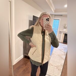 Old Navy NWT ivory/cream quilted sherpa vest with brown leather details